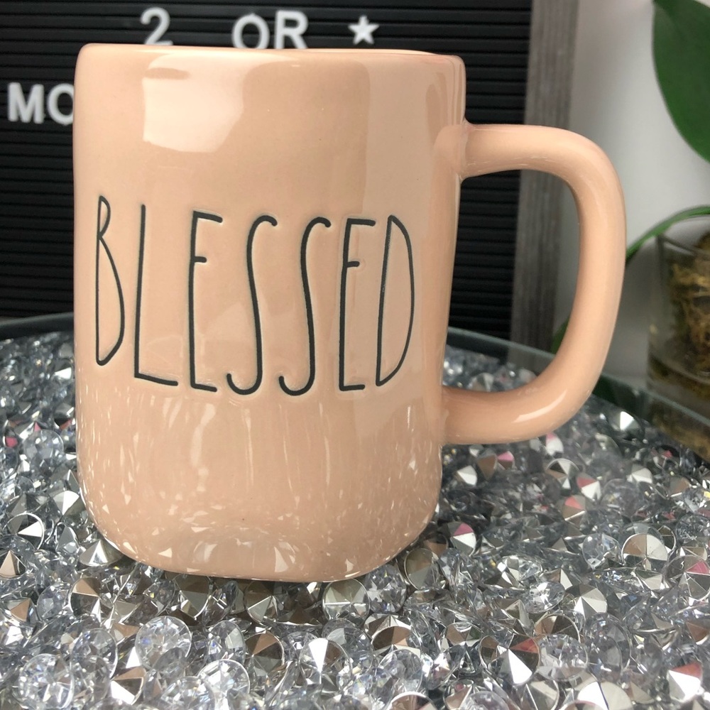 🙏🏼 Beautiful New Rae Dunn BLESSED mug
